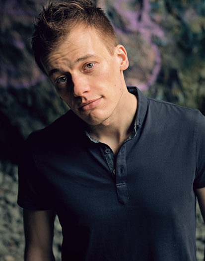 Kaj Korkea-aho skriver böcker och gör podcasten Ted & Kaj.