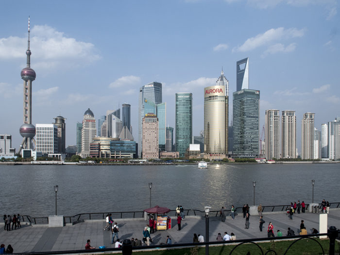 Skyskraporna i Shanghai skriker ut att Kina är en stormakt. Det lönar sig för utlänningar att beakta de lokala egenheterna i landet för att etablera sig. Foto: Bo Ingves