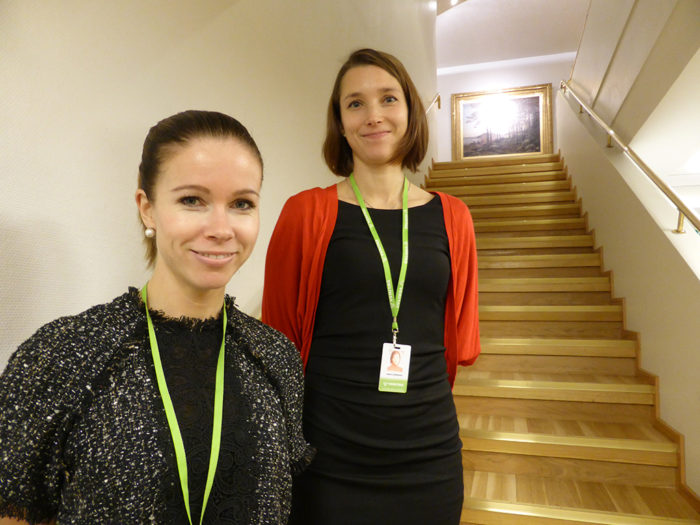 Flexiblare. Veritas försäkringskontaktchefer Linda Mattsson (t.v.) och Jaana Lehikoinen säger att många företagare är intresserade av den nya partiella förtida ålderspensionen. Foto: Sören Viktorsson