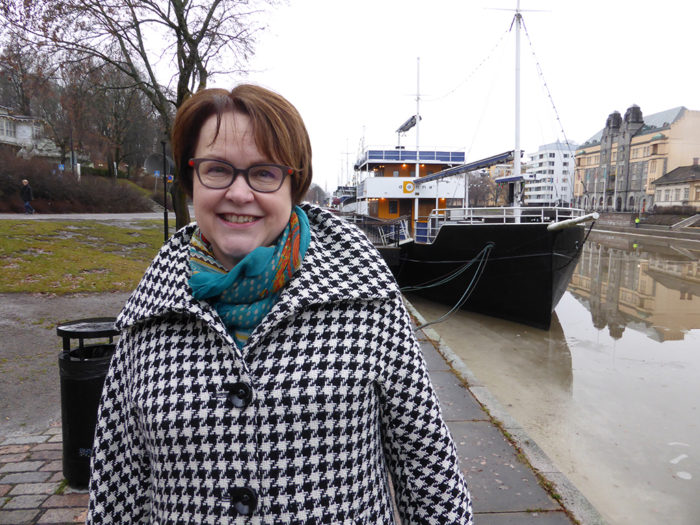 Tid för barnbarn och resor. Restaurangföretagaren Marja Vaiste i Åbo trappar ner på arbetstakten i februari. Foto: Sören Viktorsson