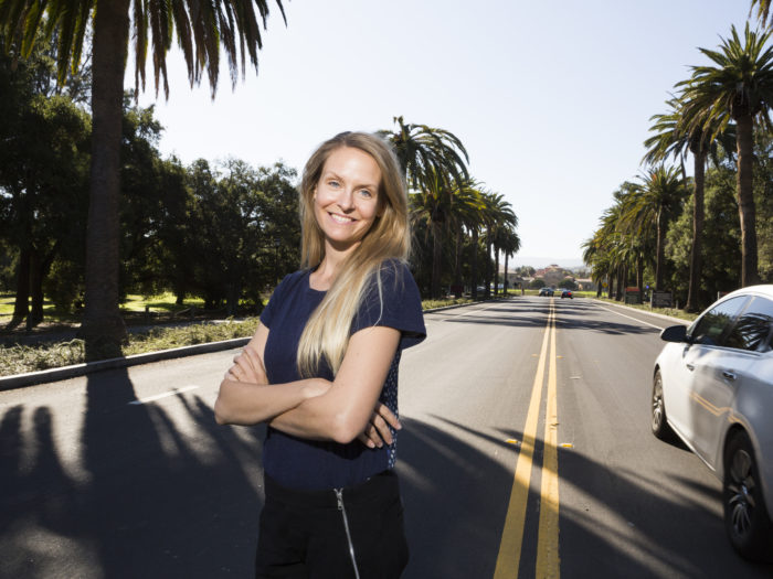 Nationalekonomi har rykte om att vara mossigt, med räntor och aktiepapper, men i mitt fält är det frågor som påverkar samhället och är väldigt viktiga, säger Petra Persson. Foto: Christina Sjögren