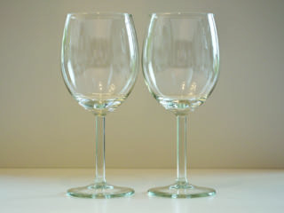 Inte för lagring. Alkohol är en smakbärare. Ett alkoholfritt vin smakar därför inte likadant som ett vanligt vin, även om tekniken gått framåt på senare år. Foto: Mostphotos