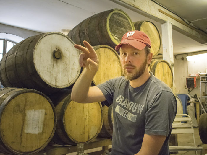 Det är viktigt att visa att gårdsförsäljning inte alls är ett hot mot monopolet, säger Daniel Norlindh på mikrobryggeriet Brewing Költur.