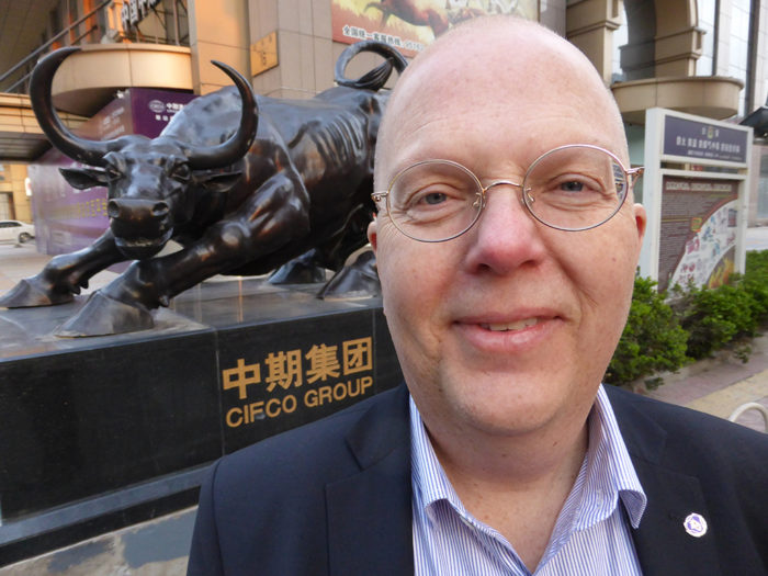 Kina måste vidta åtgärder. ”Det är Kina som måste ta itu med den asymmetri som finns gentemot USA och EU”, säger Mats Harborn.