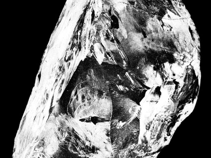 afrikas stjärna. Cullinandiamanten, hittades i Cullinan i Sydafrika 1905. Med en vikt på 3 106,75 karat (621,35 gram) var diamanten då den största slipbara sten som någonsin hittats. Bild: Wikimedia