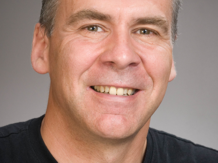 Nicholas Agar är en filosof baserad i Nya Zeeland, som skriver om de mänskliga konsekvenserna av teknisk förändring.