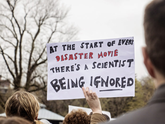 Ingredienser för en katastroffilm. Bilden är tagen under en demonstration för vetenskap i Boston i april 2017.  Bild: Adobe stock