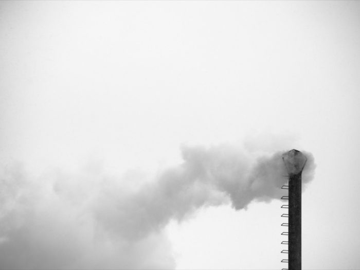 Miljöaktivister talar normalt om behovet att minska koldioxidutsläppen. X-priset vill i stället utmana förorenande företag att göra något av gasen, snarare än 
att bara öka föroreningarna. Foto: Adobe Stock