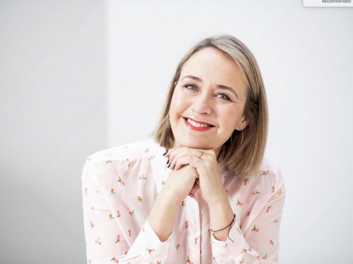 Annika Boström-Kumlin, 44, är ekonomie magister från Hanken. Hon har tidigare jobbat bland annat inom Verso Food, Stockmann Delikatessen, Vaasan och Unilever.